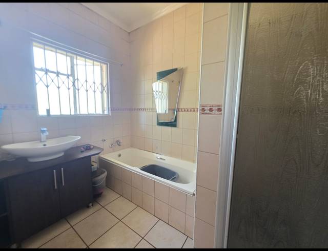 4 BEDROOM HOUSE FOR SALE IN VANDERBIJLPARK SW 1